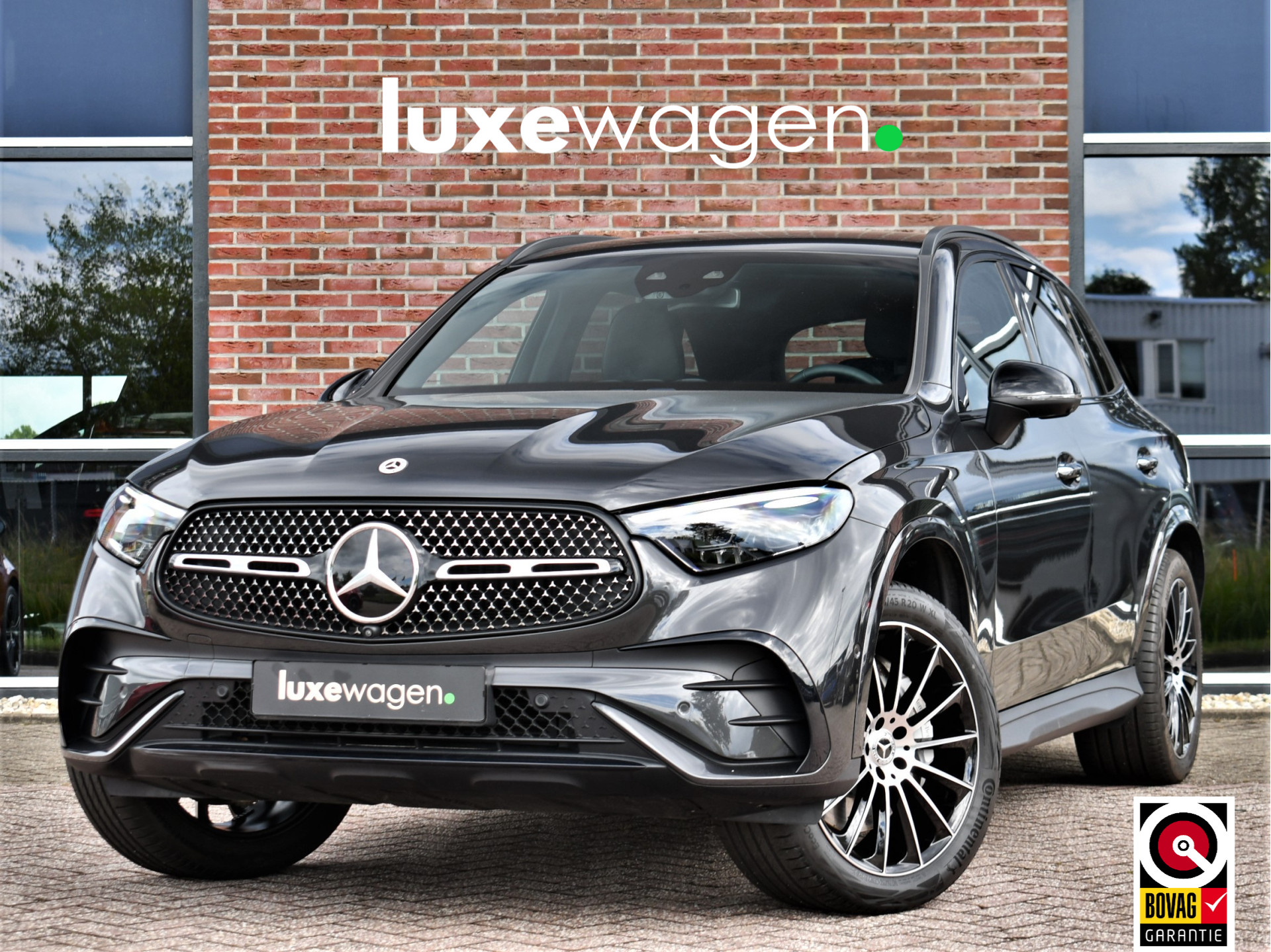Mercedes-Benz GLC 300e 4M AMG 54288814-0.jpg | Luxewagen